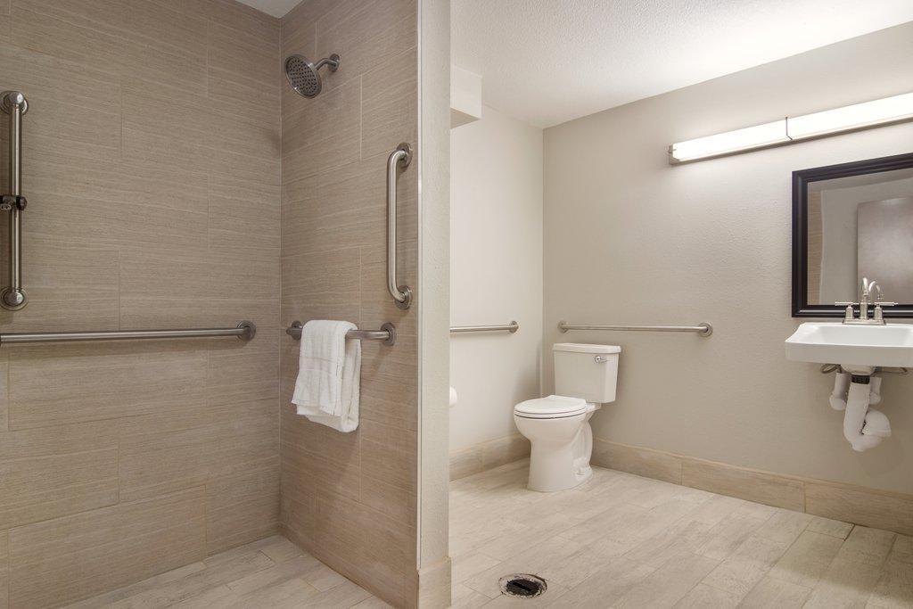 Red Roof Plus+ & Suites Ері Екстер'єр фото