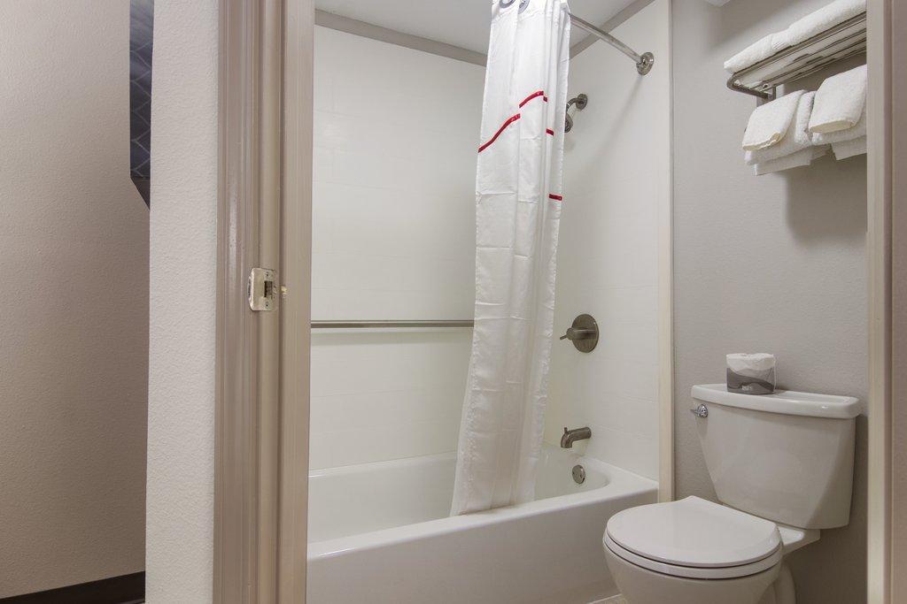 Red Roof Plus+ & Suites Ері Екстер'єр фото