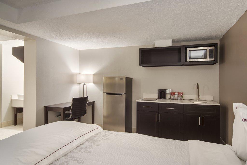 Red Roof Plus+ & Suites Ері Екстер'єр фото